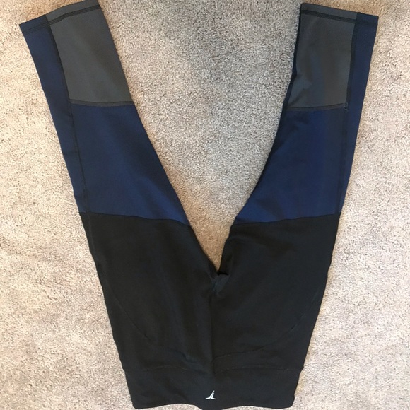 Old Navy workout leggings - Picture 2 of 3